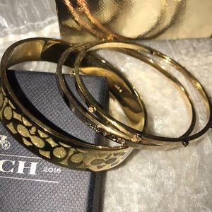 Coach Boxed Signature Bangle Set Gold